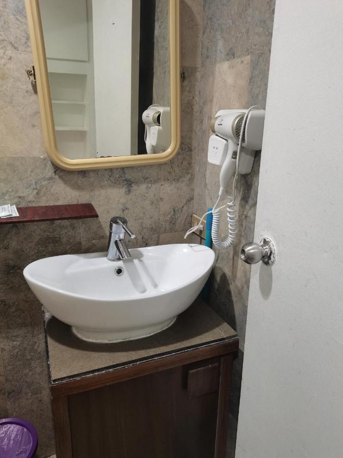 Accommodation Services Makati City Esterno foto